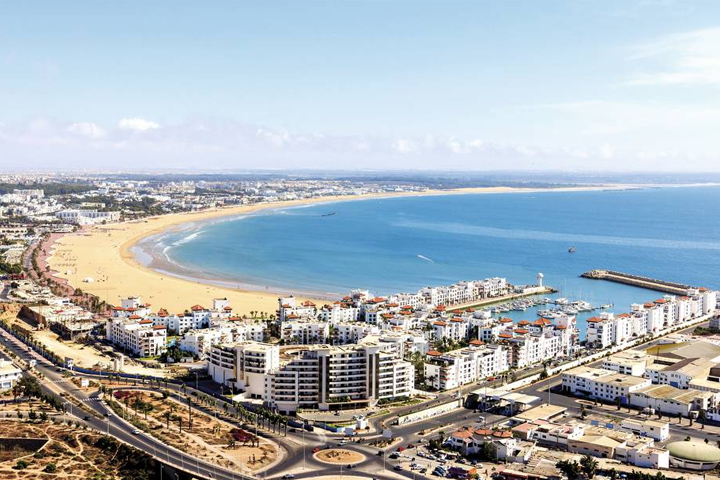 Cauta? i fata in Agadir